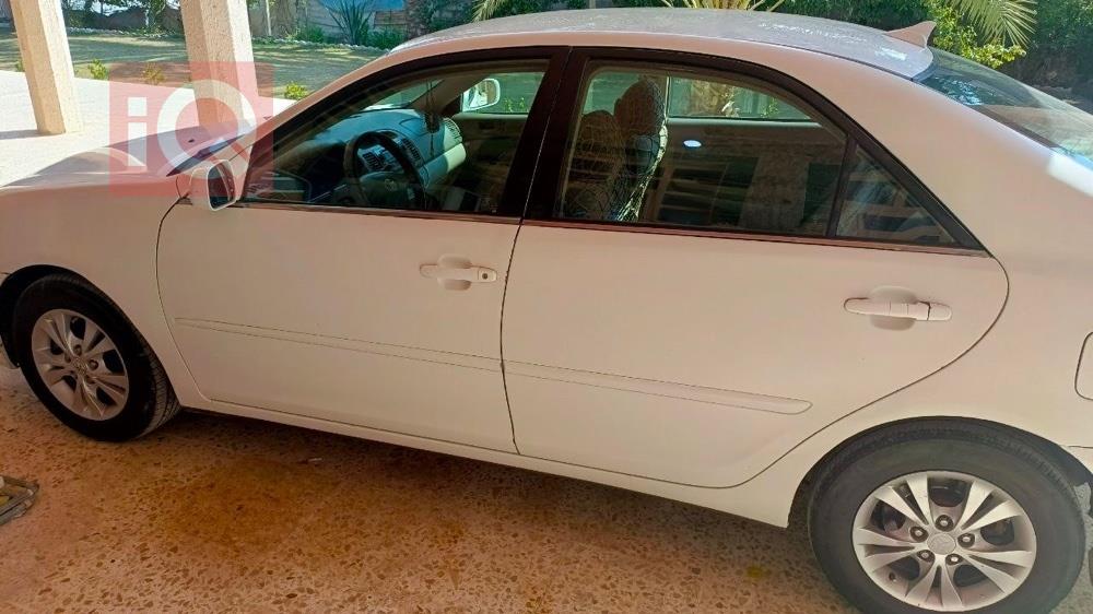 تۆیۆتا کامری